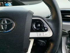 トヨタ プリウス