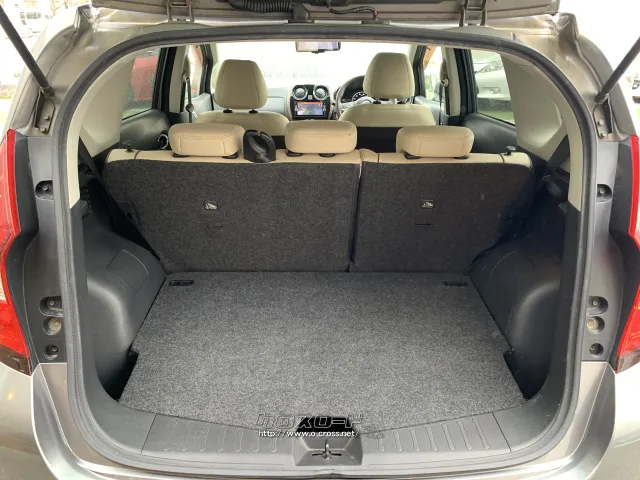 使い勝手のいい荷室スペース 日産 ノート