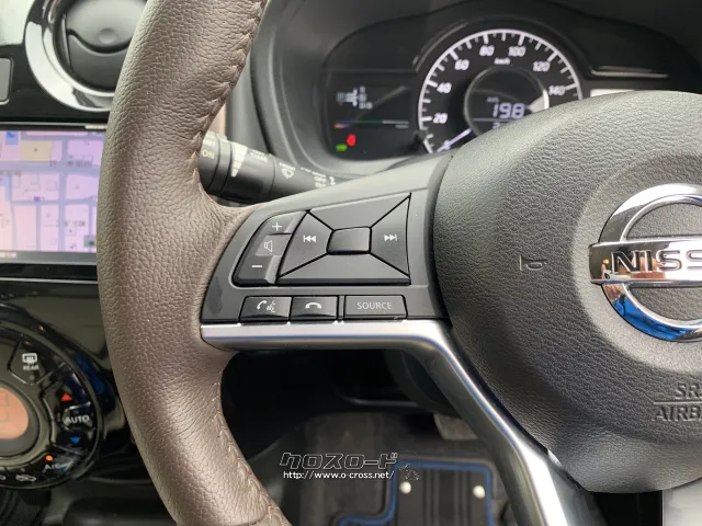 ステアリング左でオーディオ操作可能です。 日産 ノート