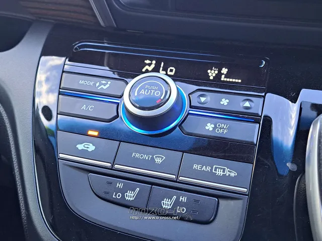エアコン操作もシンプル、手元で簡単操作 ホンダ フリード