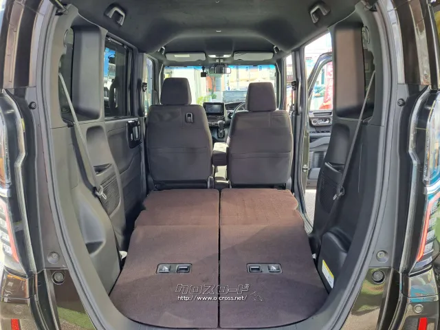 後席を倒すと大きな荷物も積み込み可能に ホンダ N-BOX