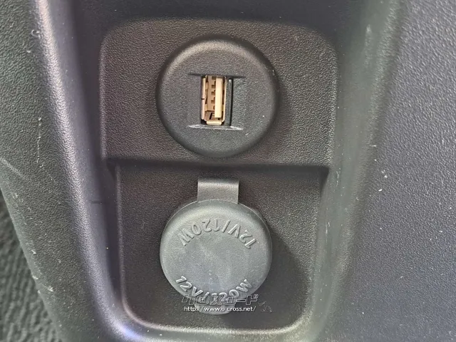 USB充電ポート/シガーソケット スズキ スペーシア