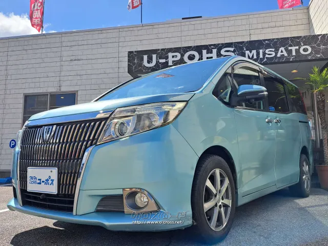 バンパー下部まで伸びる堂々とした縦基調のフロントグリル トヨタ エスクァイア