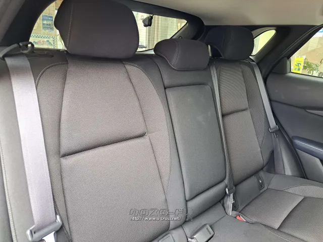 地面から着座位置までの高さを最適化し、前後の席で自然な乗降性を確保 マツダ CX-30