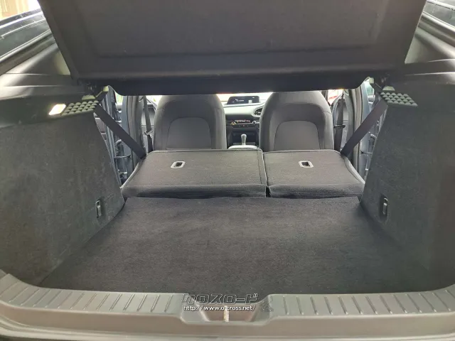 後席を倒すと大きな荷物も積み込み可能 マツダ CX-30