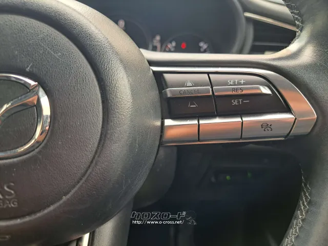 ハンドル右でクルーズコントロール操作が可能 マツダ CX-30