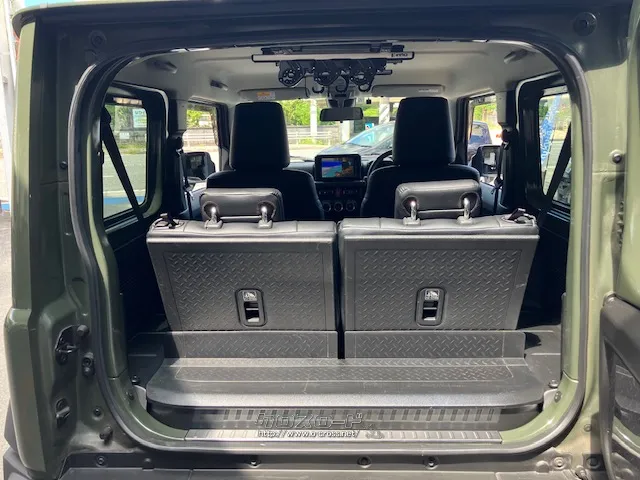 水冷直列4気筒DOHC16バルブ総排気量 1460cc スズキ ジムニーシエラ