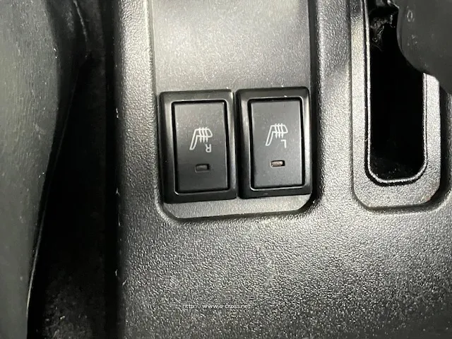 「お問合せはユーポス登川店まで/098-989-9344お待ちしております」 スズキ ジムニーシエラ