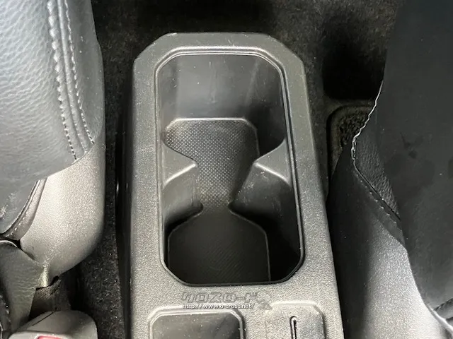 「お問合せはユーポス登川店まで/098-989-9344お待ちしております」 スズキ ジムニーシエラ