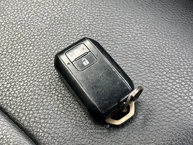 「お問合せはユーポス登川店まで/098-989-9344お待ちしております」 スズキ ジムニーシエラ