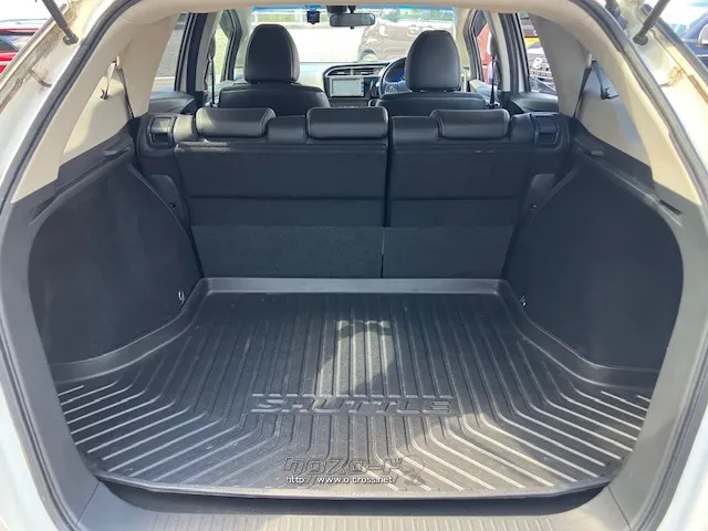 ラゲッジスペースにはたくさん荷物を置けます ホンダ シャトル