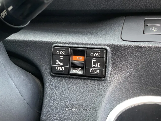 送迎などの様々なシーンで大活躍間違いなし両側パワースライドド トヨタ シエンタ