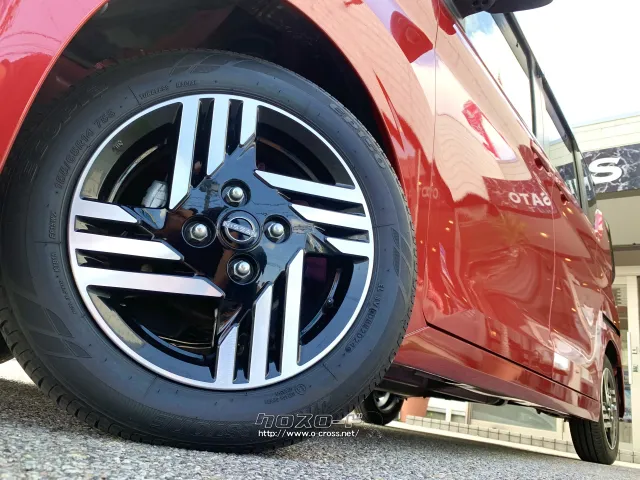 タイヤサイズ(前)155/65R14タイヤサイズ(後)155/65R14 日産 ルークス