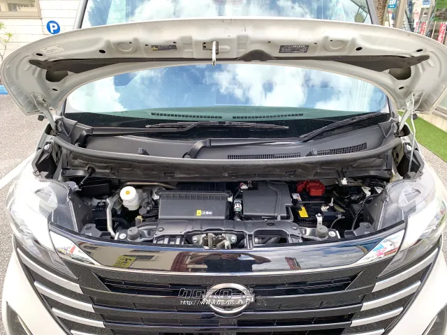 水冷直列3気筒DOHC+モーター 総排気量659cc 日産 ルークス