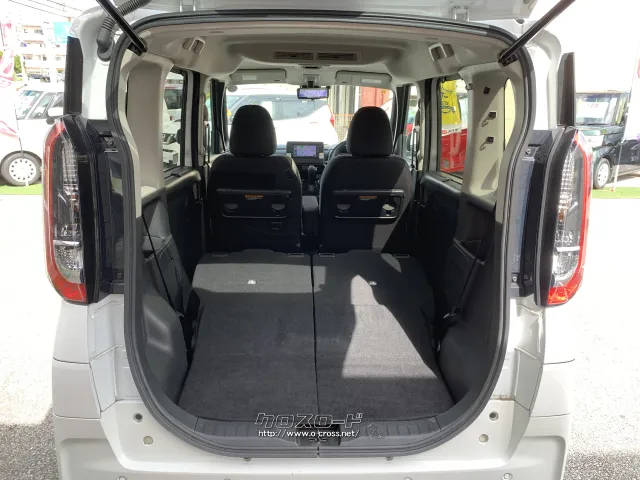 2列目を倒すことでさらに大きな荷物も楽々収納!! 日産 ルークス