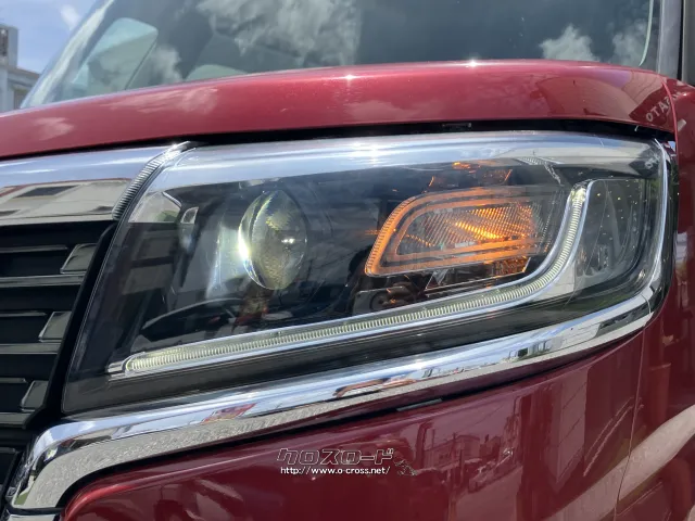 ヘッドライトもかっこいいです! スズキ スペーシア