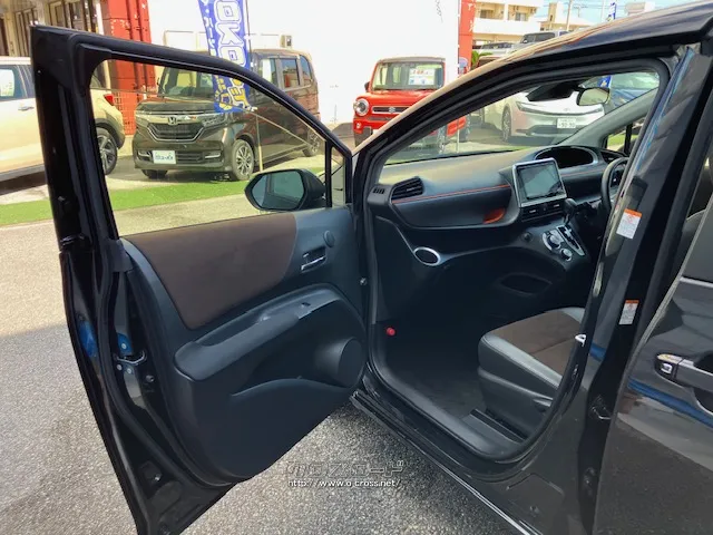 クチコミ高評価を獲得!お問い合わせはユーポス美里店まで!098-921-0203 トヨタ シエンタ