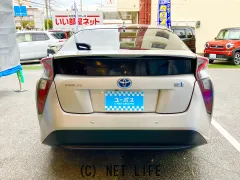 トヨタ プリウス