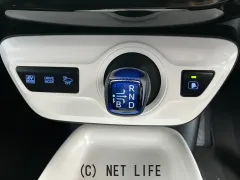 トヨタ プリウス