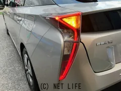 トヨタ プリウス