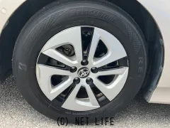 トヨタ プリウス