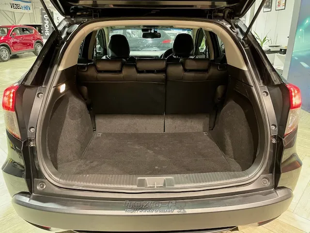 日常的な買い物なら必要十分なラゲッジスペースです。 ホンダ ヴェゼル
