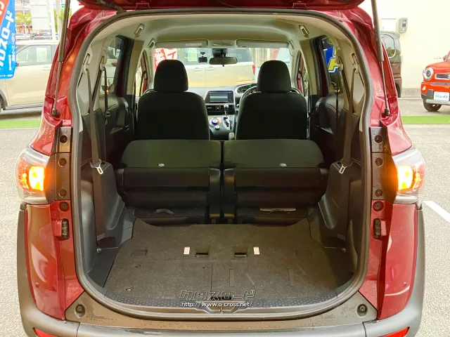 3列目シートを2列目下に収納可能♪ トヨタ シエンタ