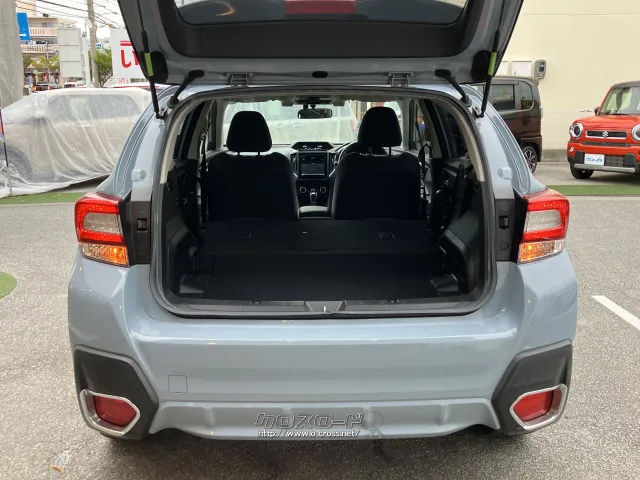 2列目を倒すと大きな荷物も積み込み可能に♪ スバル XV