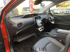 トヨタ プリウス