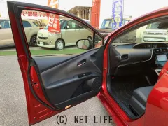 トヨタ プリウス