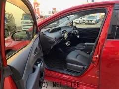 トヨタ プリウス