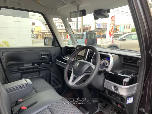 運転席からの視界も広く女性の方でも運転しやすい設計に。 スズキ スペーシア