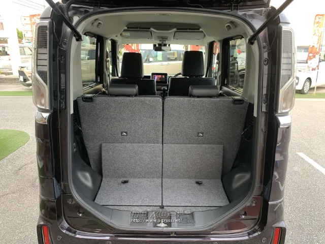 荷室高を拡大して大きな荷物も入れやすくなったラゲッジルーム。 スズキ スペーシア