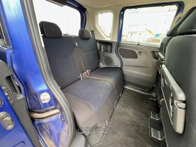 大人4人がゆったりと過ごせるクラストップレベルの広い室内を実現。 日産 ルークス