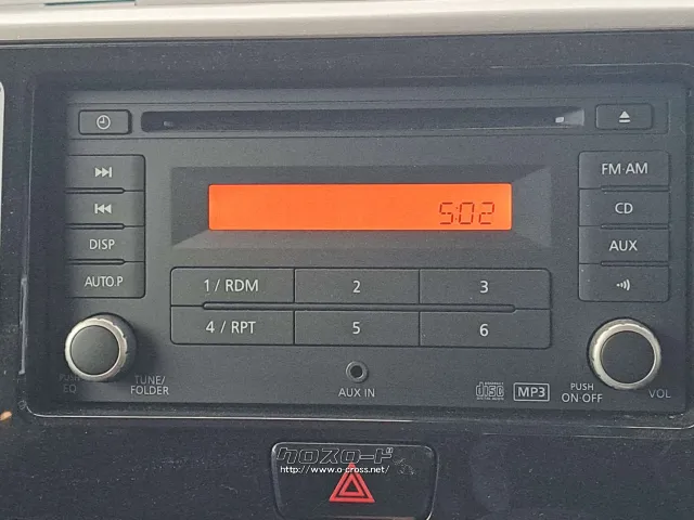 CD/ラジオ/AUXなどのオーディオ操作が可能 三菱 eKスペース
