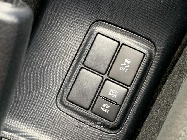 安全機能スイッチ トヨタ アクア