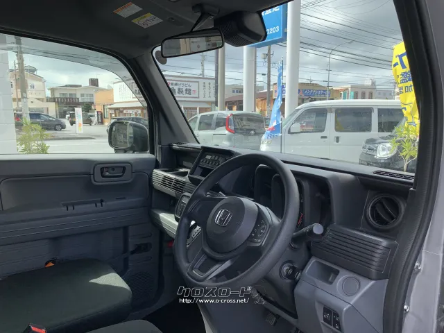 運転席からの視界も広く女性の方でも運転しやすい設計に。 ホンダ N-VAN