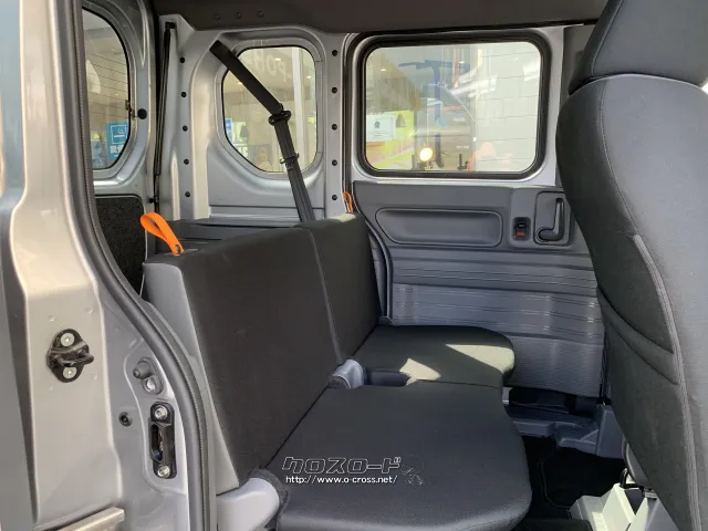 後部座席 ホンダ N-VAN