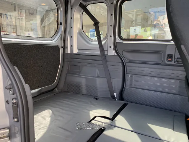 後部座席シートフラットに!! ホンダ N-VAN