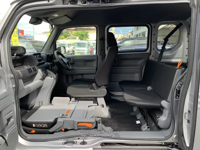 助手席シートも畳めます。 ホンダ N-VAN