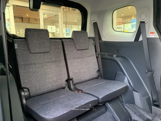 後部座席三列目 トヨタ シエンタ