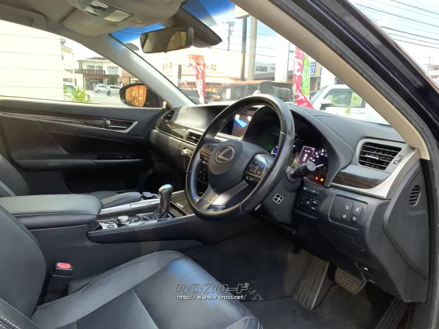 運転席周りもレクラスらしいデザインです。 レクサス GSハイブリッド