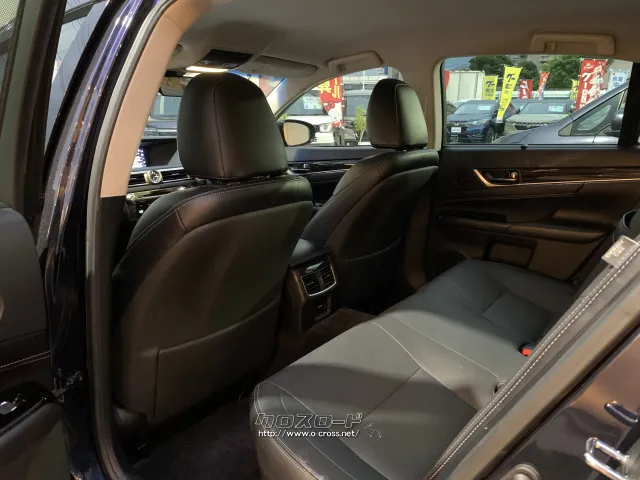 黒基調でシックで落ち着いた車内です。 レクサス GSハイブリッド