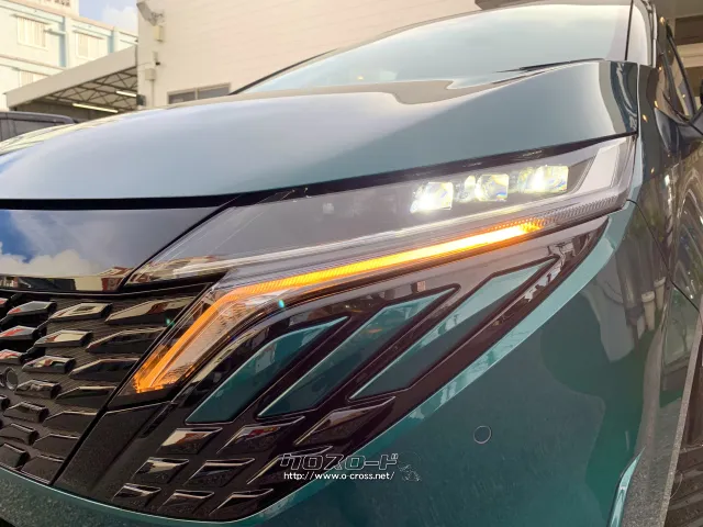 流れて光るシーケンシャルウインカー。 日産 ノートオーラ
