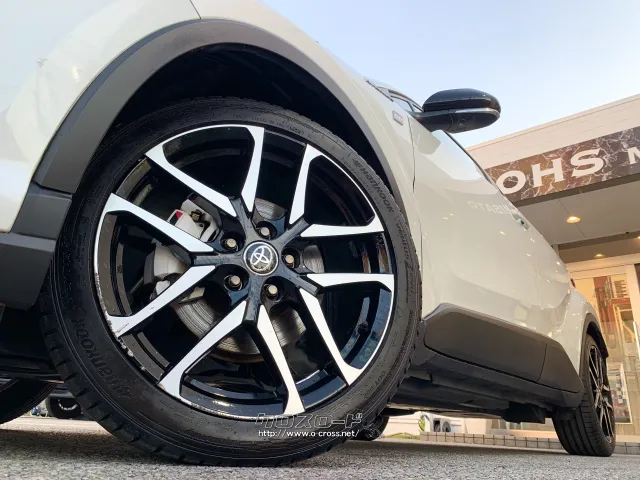 専用19インチアルミホイールで足回りついても専用のチューニングが施されています。 トヨタ C-HR