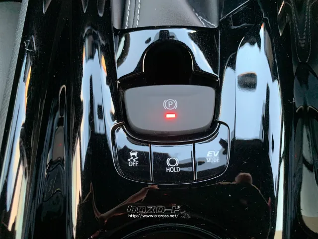電子パーキング・ブレーキホールド機能付き。 トヨタ C-HR