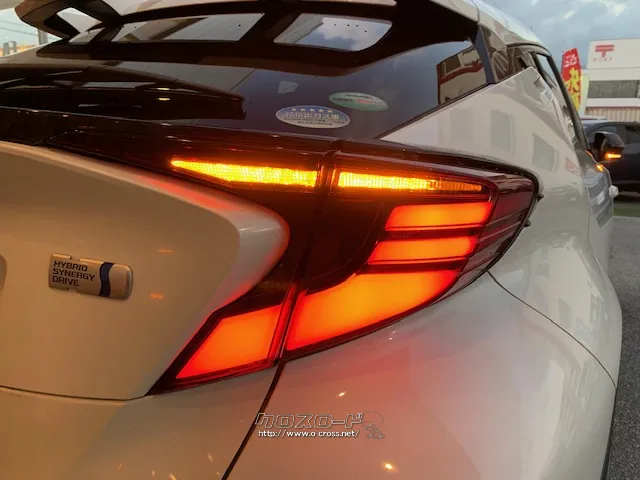 流れて光るシーケンシャルターンランプ。 トヨタ C-HR