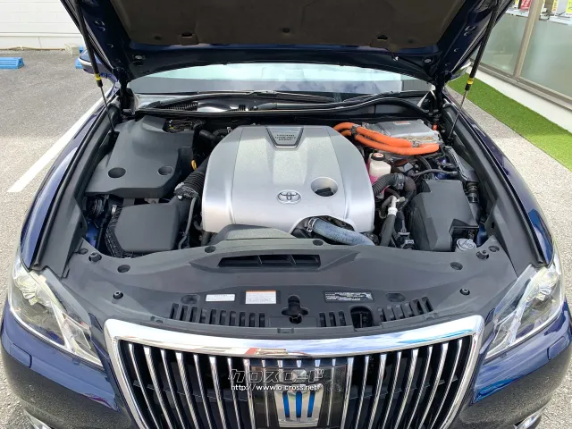 V型6気筒DOHC+モーター総排気量3456cc トヨタ クラウンマジェスタ