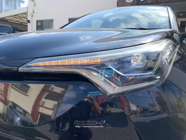 内側から外側に流れるように点灯するシーケンシャルターンランプが先進的☆ トヨタ C-HR