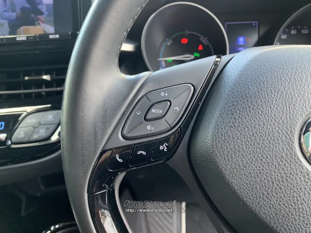 ステアリングリモコンスイッチ 運転中目線を落とさず手元でオーディオの操作が簡単 トヨタ C-HR